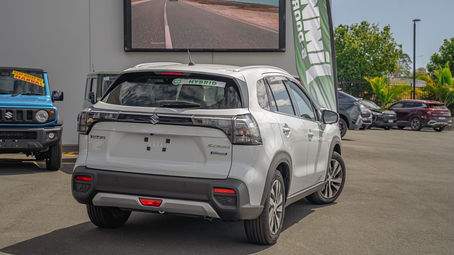 2025 Suzuki S-Cross 2
