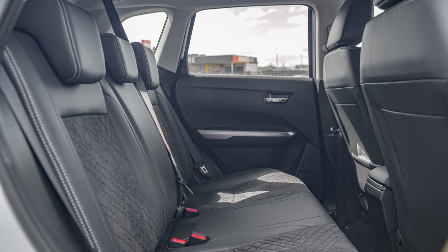 2025 Suzuki Vitara 15