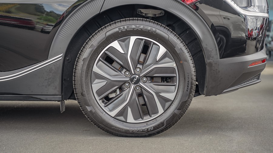 2025 Kia EV6 7