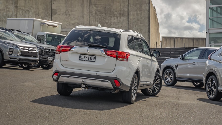 2019 Mitsubishi Outlander 2