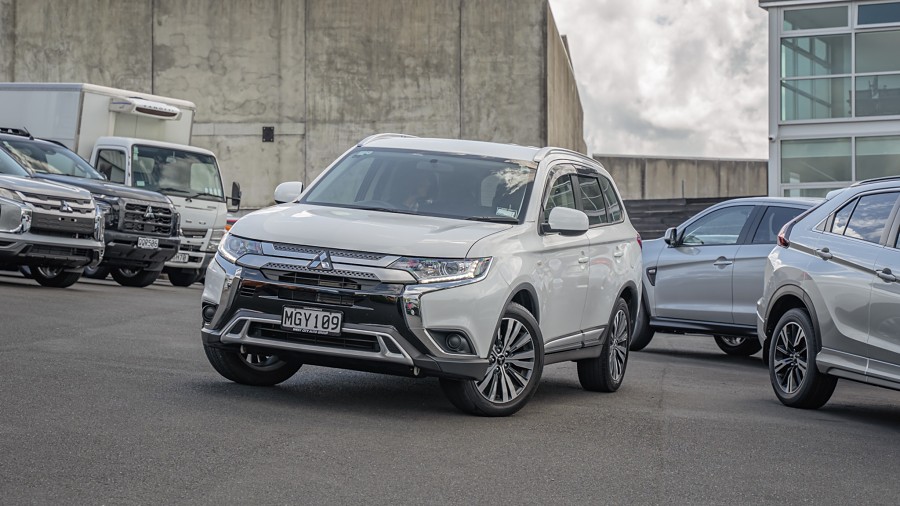 2019 Mitsubishi Outlander 1