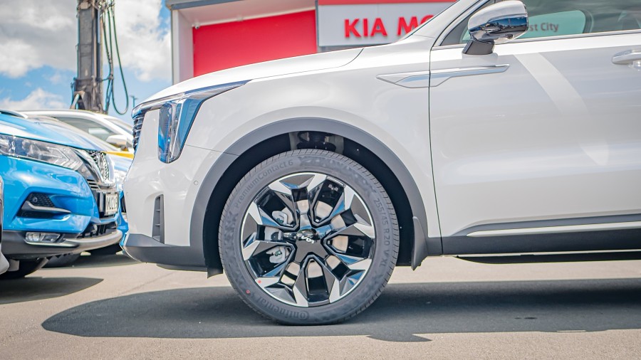 2025 Kia Sorento 6