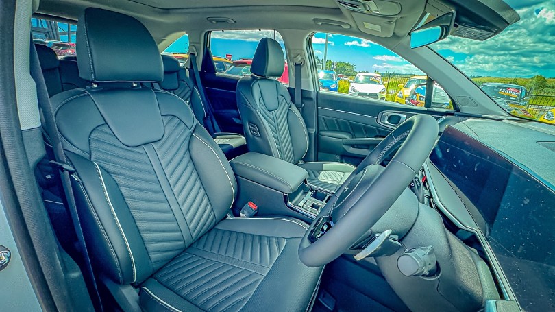 2025 Kia Sorento 8