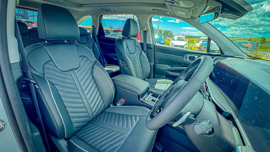 2025 Kia Sorento 8