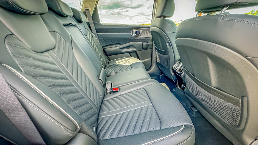 2025 Kia Sorento 17