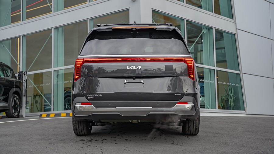 2025 Kia Carnival 4