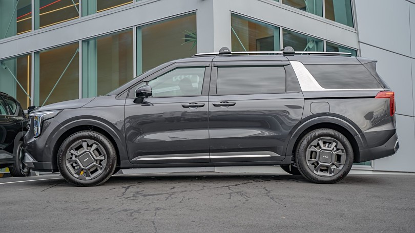 2025 Kia Carnival 5