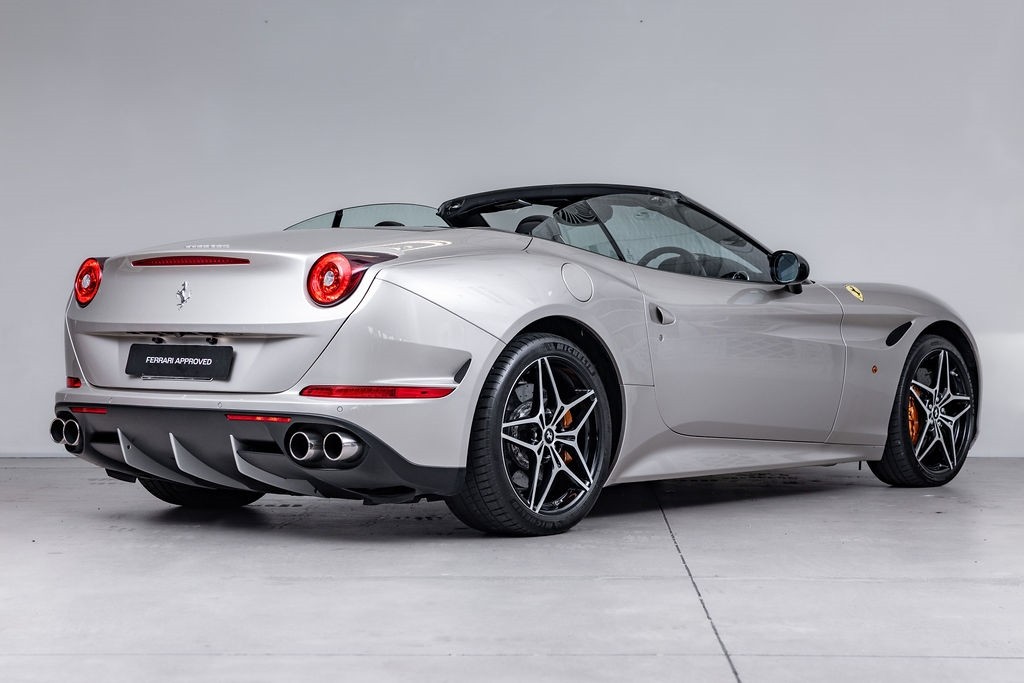 Ferrari California T