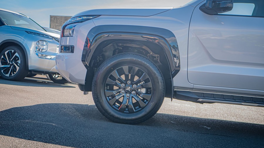2025 Mitsubishi Triton 6