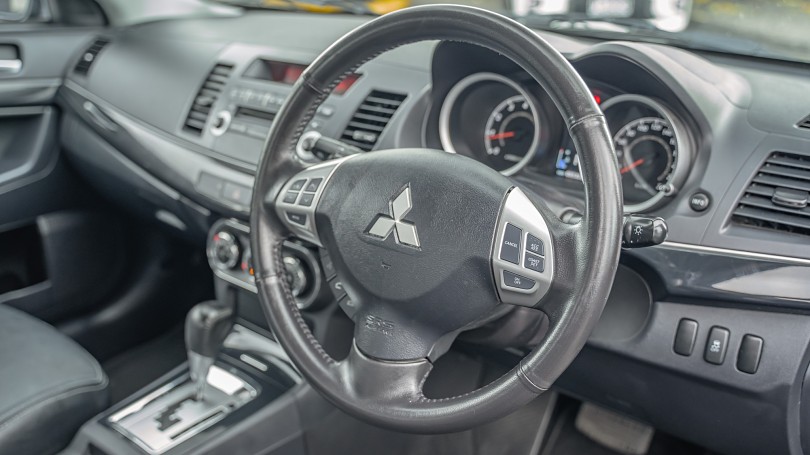 2012 Mitsubishi Lancer 9