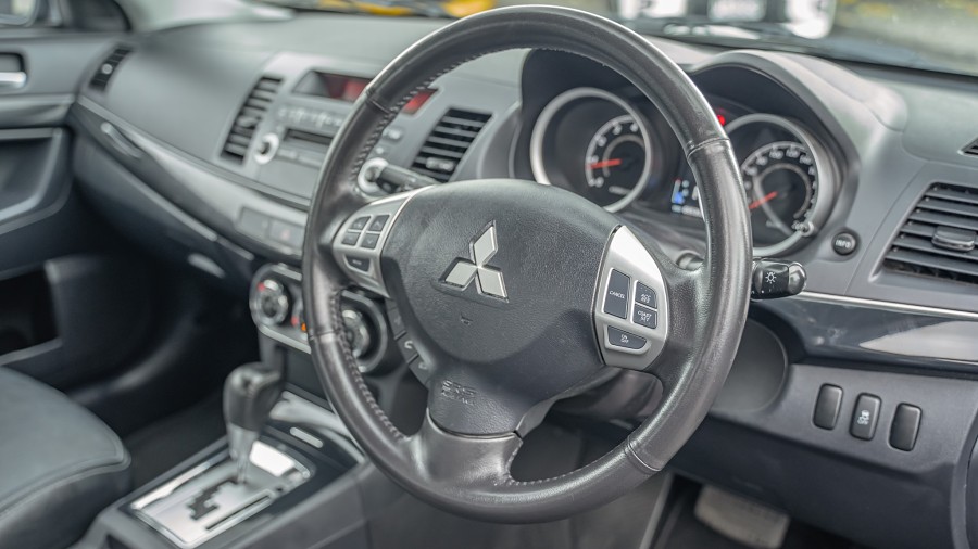 2012 Mitsubishi Lancer 9