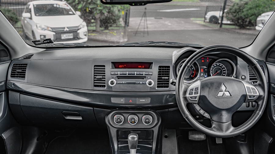 2012 Mitsubishi Lancer 10