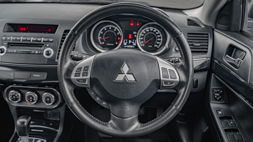 2012 Mitsubishi Lancer 11