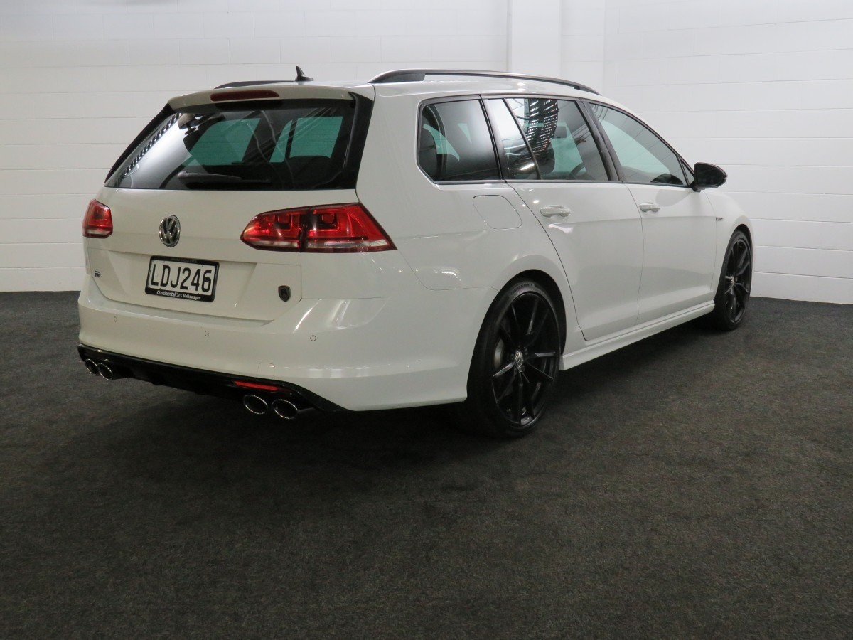 Volkswagen Golf R 221Kw