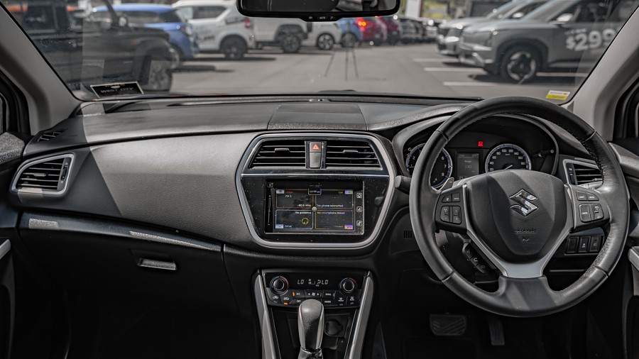 2022 Suzuki S-Cross 10