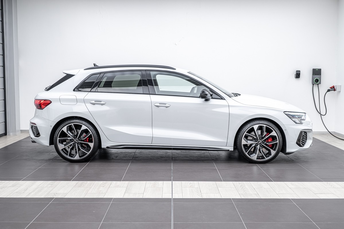 Audi S3 quattro