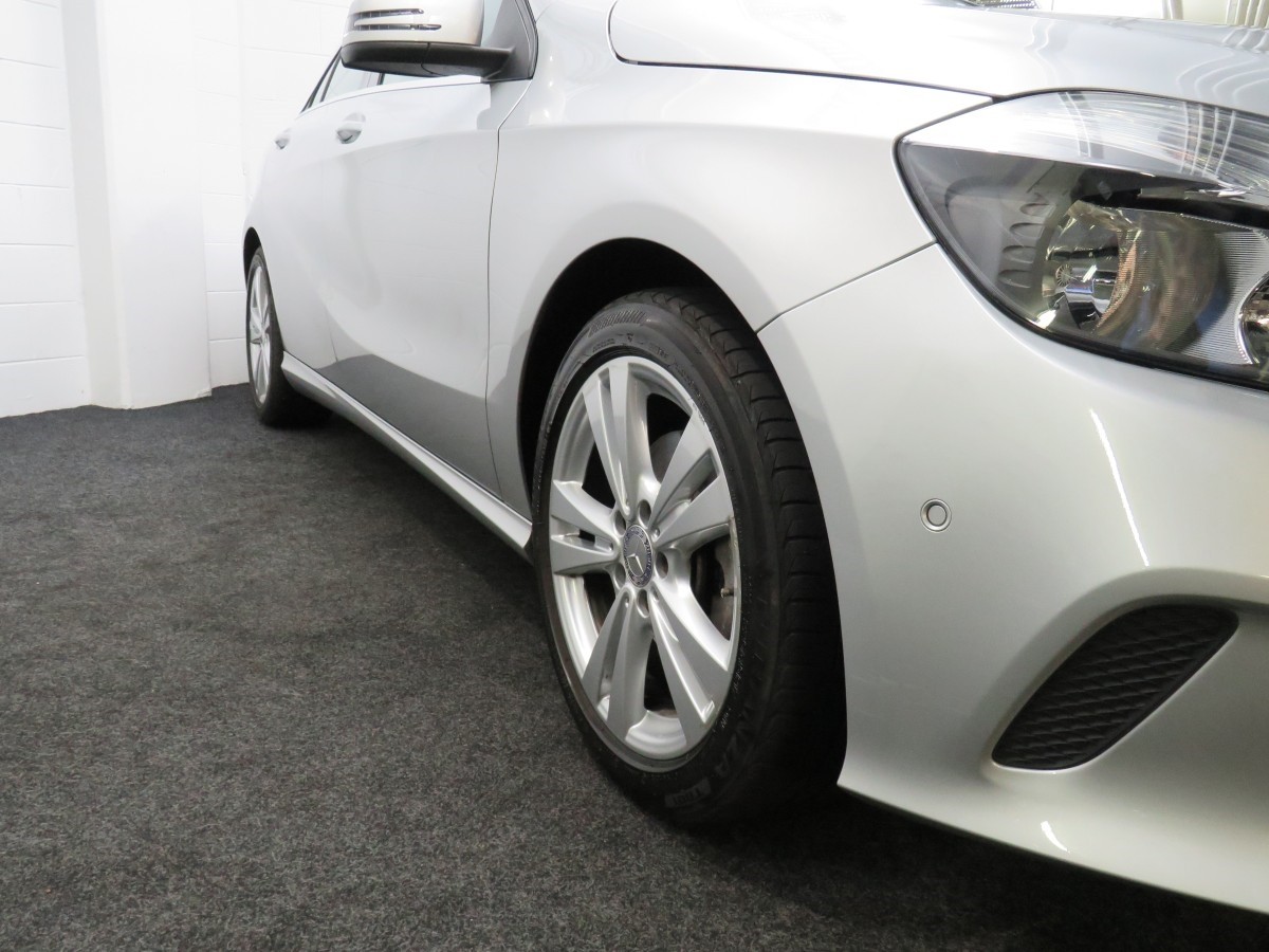 Mercedes-Benz A 180 
