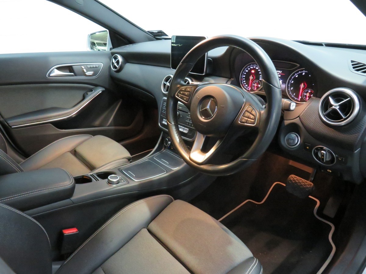 Mercedes-Benz A 180 