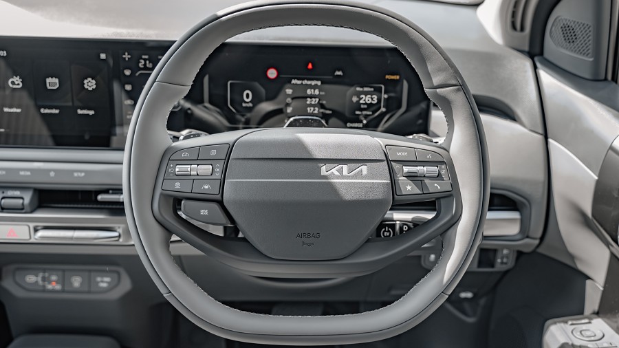 2025 Kia EV3 11