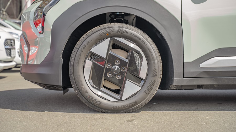 2025 Kia EV3 6