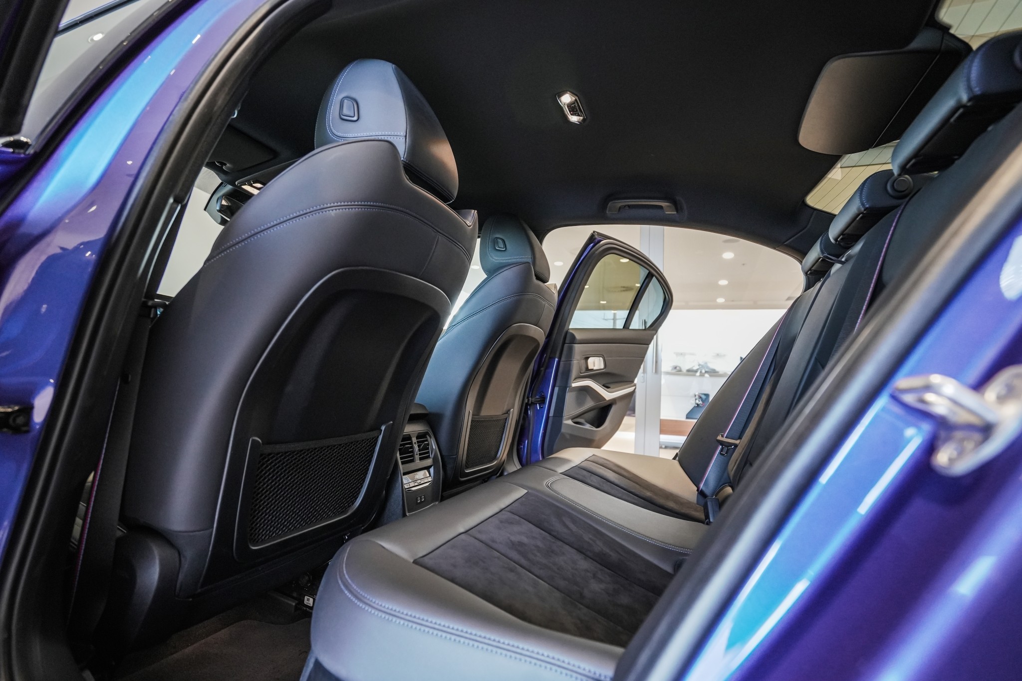 BMW 320i Sedan M-Sport +Comfort +Plus