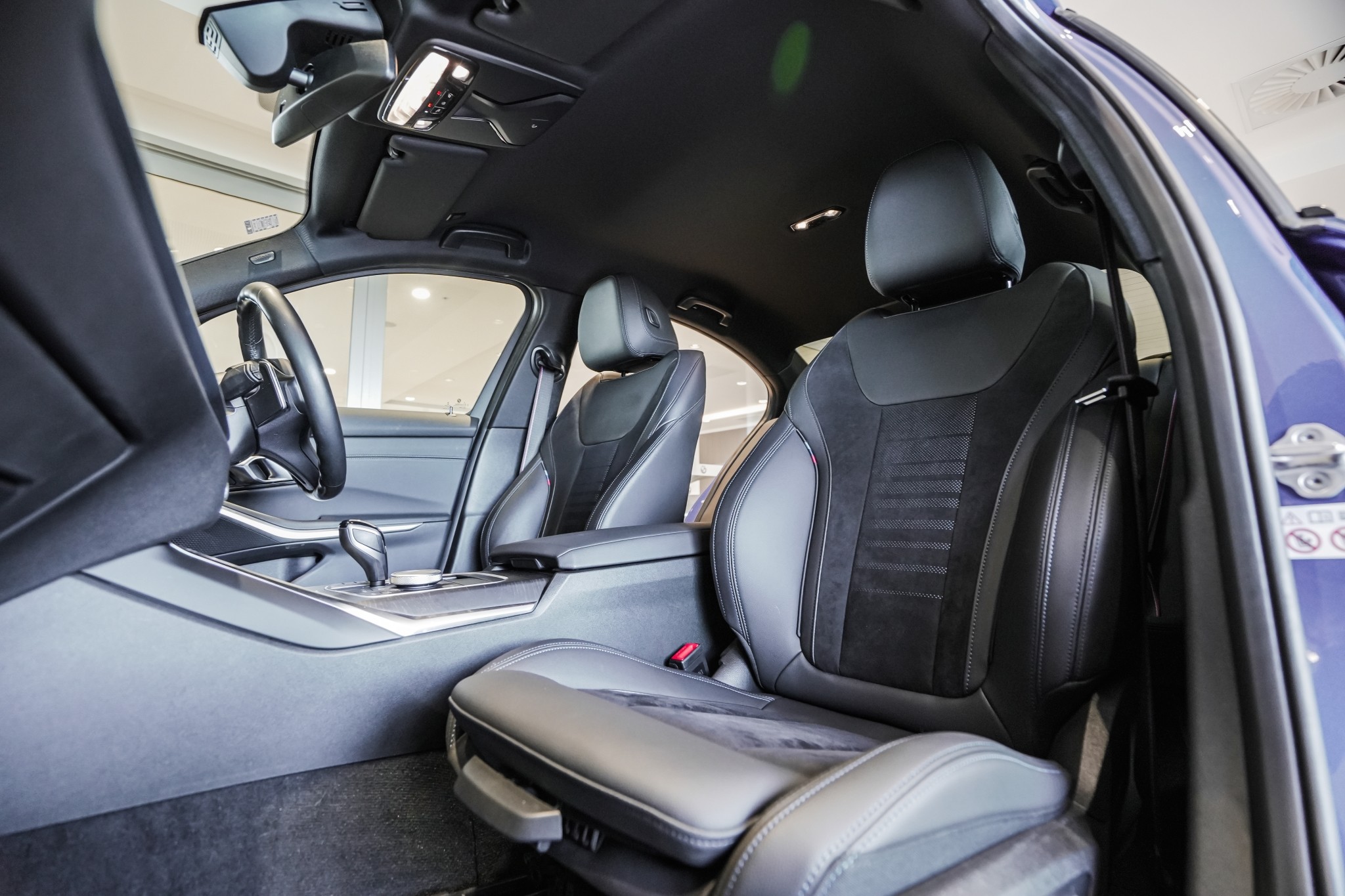 BMW 320i Sedan M-Sport +Comfort +Plus