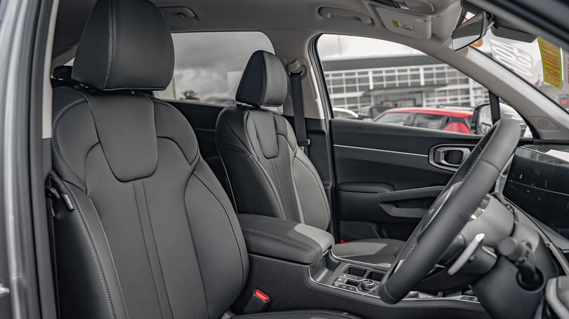 2025 Kia Sorento 8