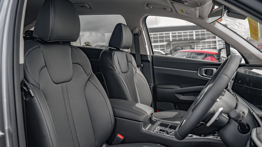 2025 Kia Sorento 8