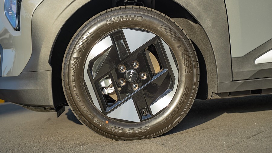 2025 Kia EV3 6