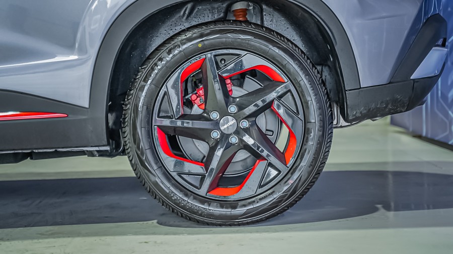 2025 OMODA C5 7