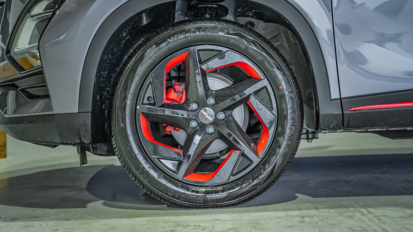 2025 OMODA C5 6