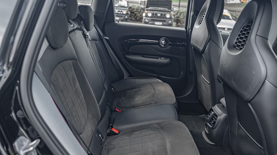 2021 MINI Clubman 16