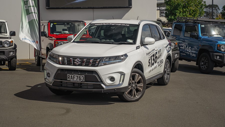 2025 Suzuki Vitara 1