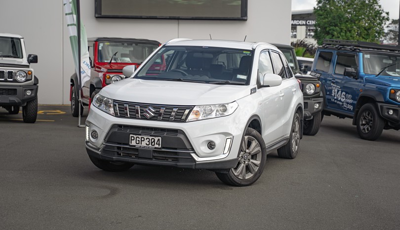 2022 Suzuki Vitara 1