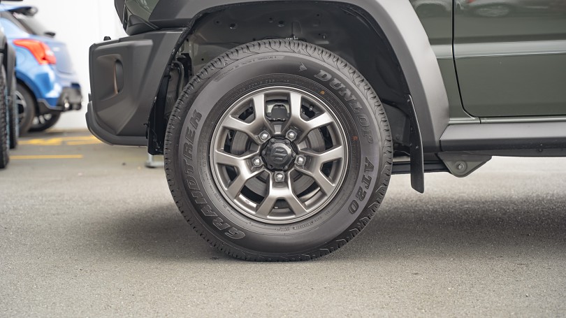 2025 Suzuki Jimny 6