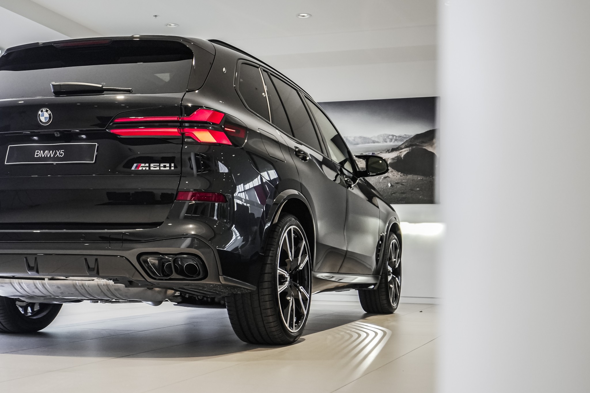 BMW X5 M60i