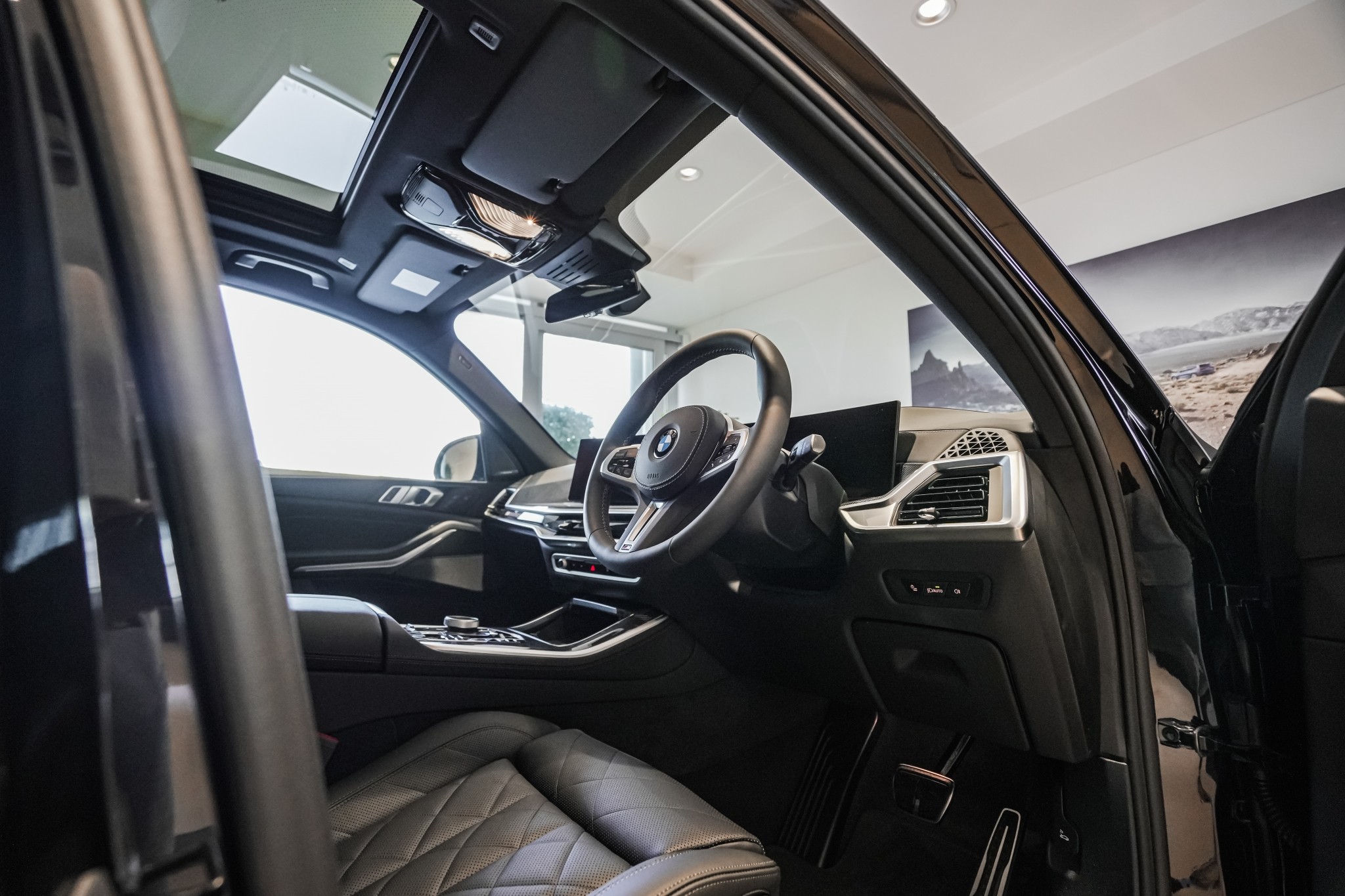 BMW X5 M60i