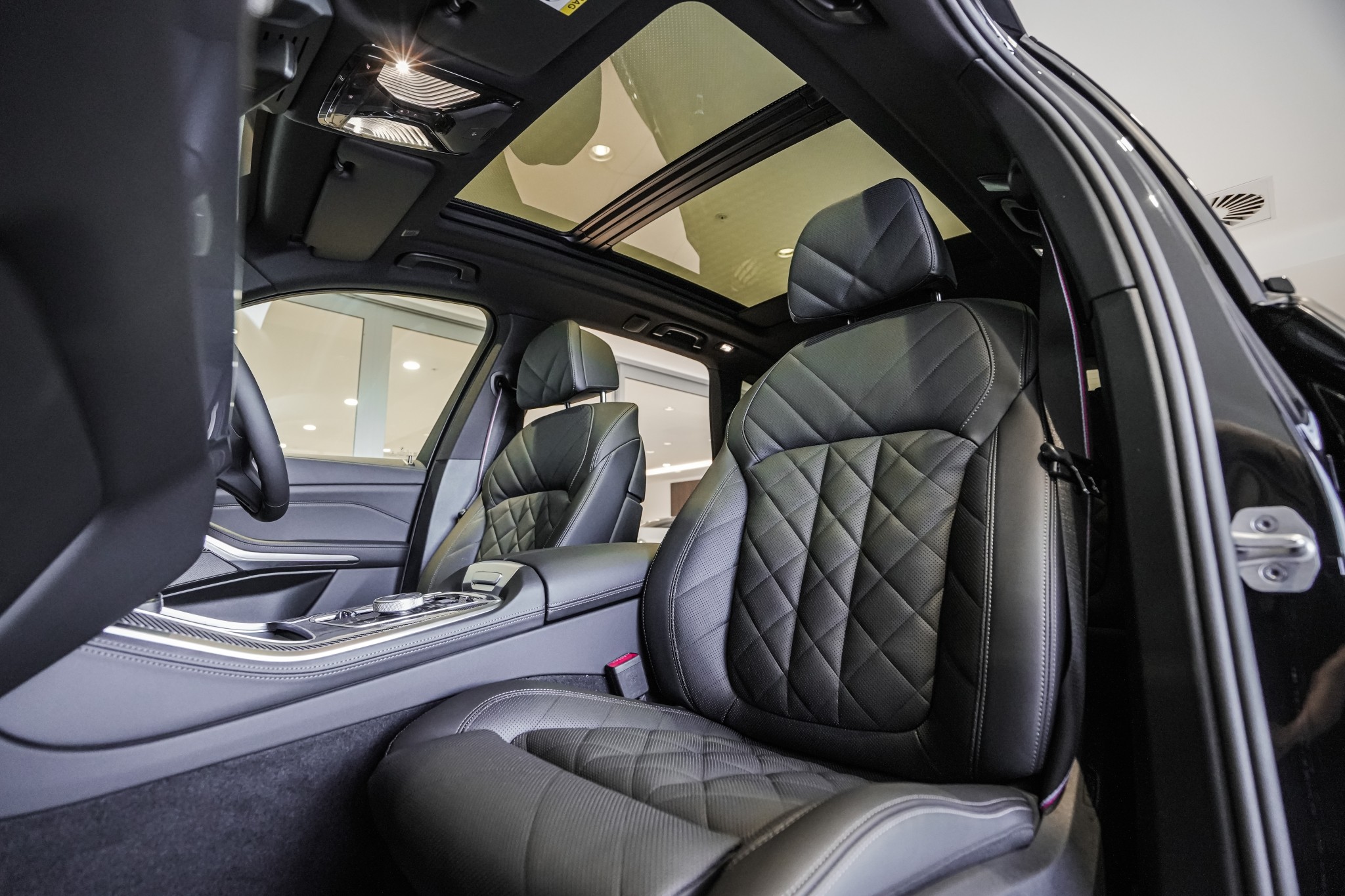 BMW X5 M60i