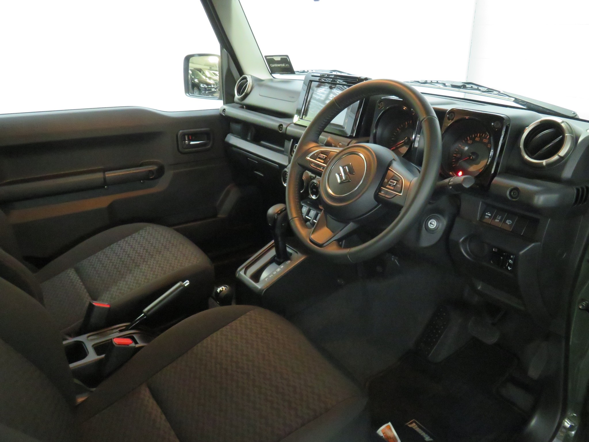 Suzuki Jimny SIERRA 1.5P 4WD