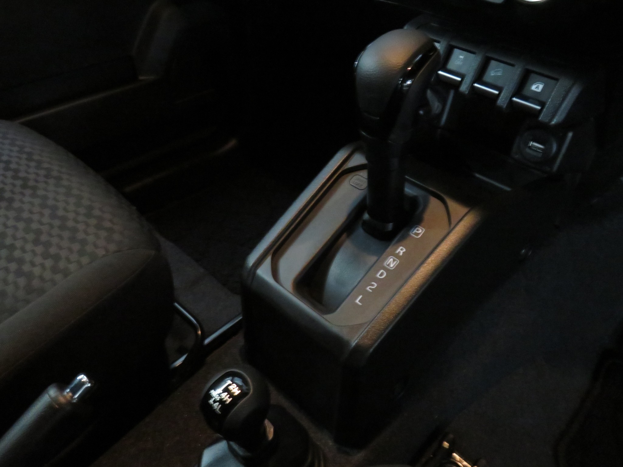 Suzuki Jimny SIERRA 1.5P 4WD