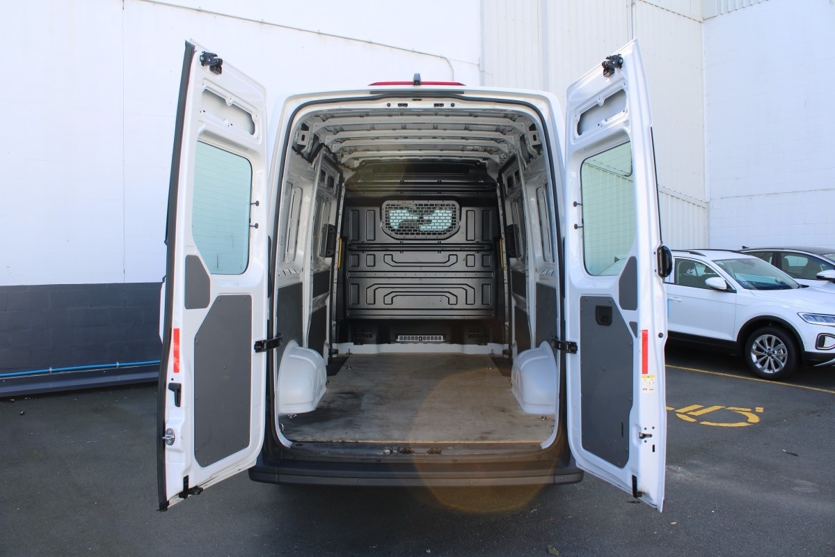 Volkswagen Crafter 30 RUNNER FWD AUTO