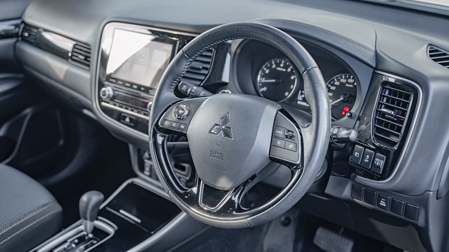 2022 Mitsubishi Outlander 9
