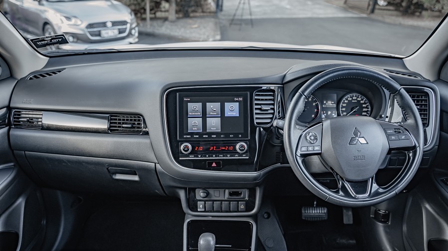 2022 Mitsubishi Outlander 10