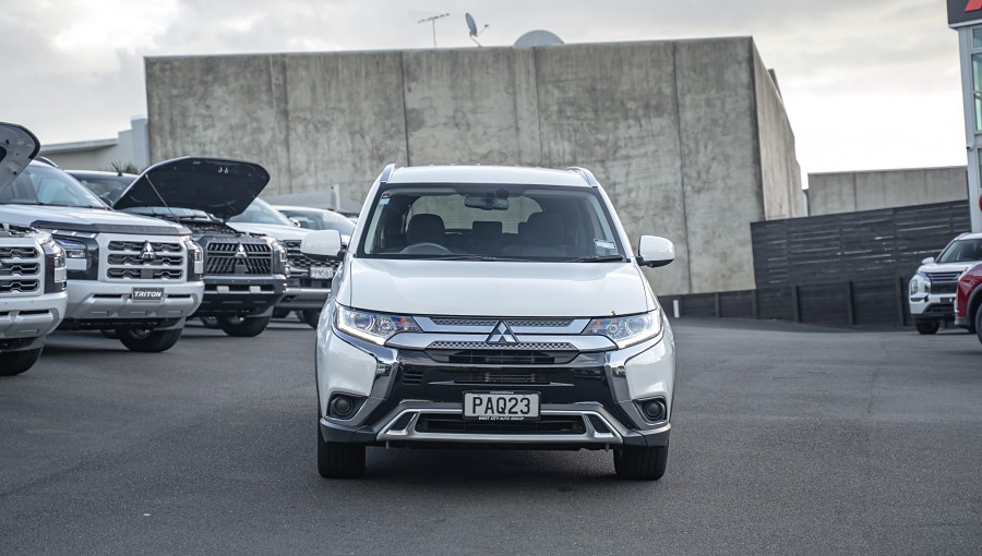 2022 Mitsubishi Outlander 3