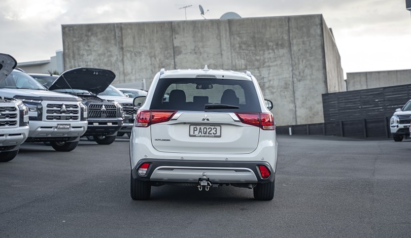 2022 Mitsubishi Outlander 4