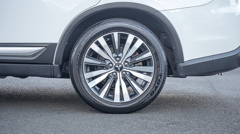 2022 Mitsubishi Outlander 7