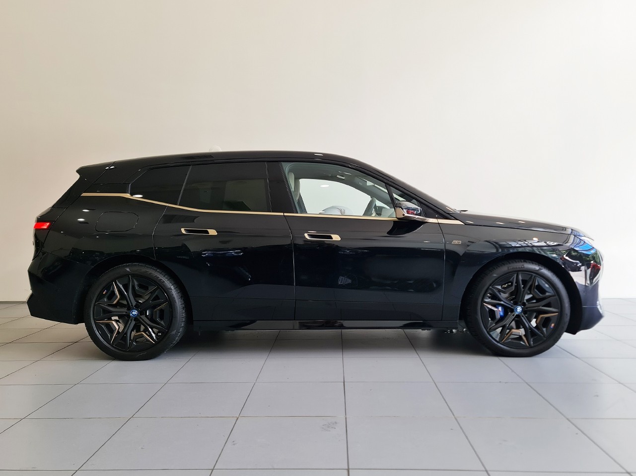 BMW iX M60