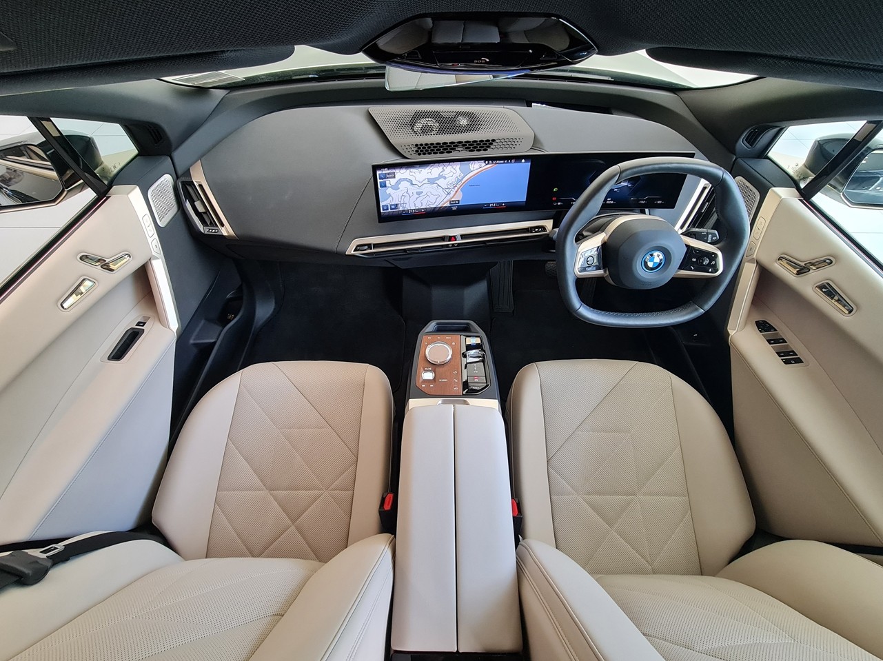 BMW iX M60