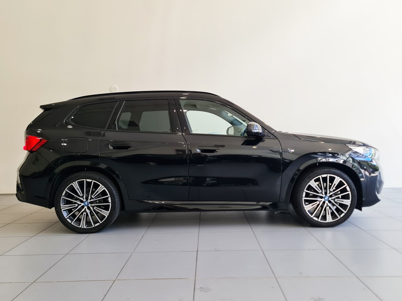 BMW iX1 xDrive30