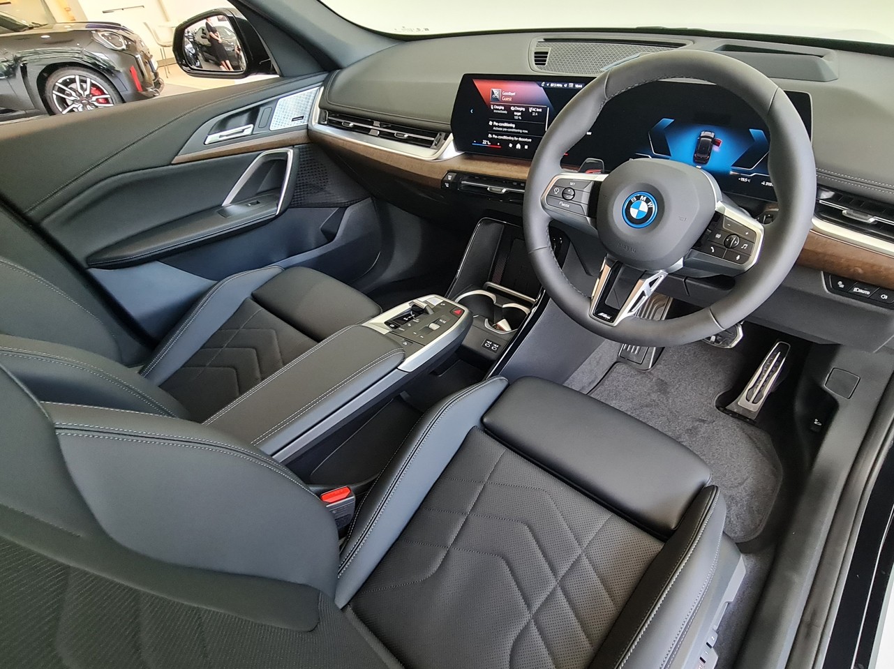 BMW iX1 xDrive30